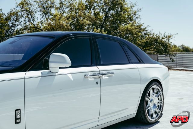 Used 2017 Rolls-Royce Ghost RWD image 38