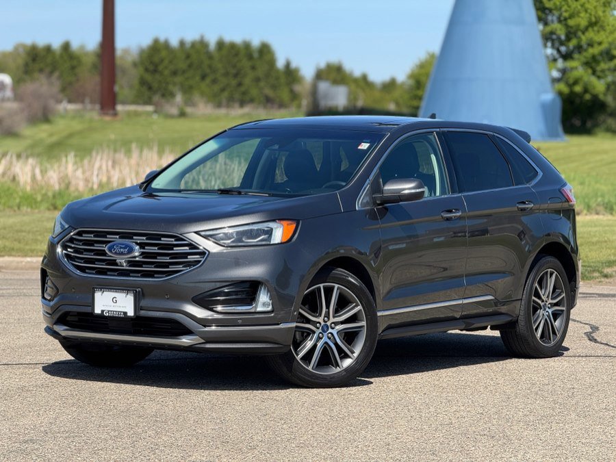Used 2019 Ford Edge Titanium w/ Equipment Group 301A AWD/4WD image 2