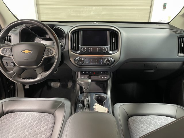 Used 2021 Chevrolet Colorado Z71 w/ Z71 Midnight Edition AWD/4WD image 13