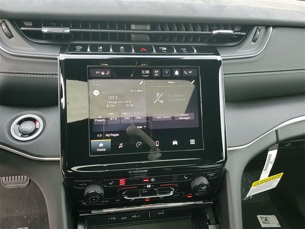 New 2025 Jeep Grand Cherokee Laredo X w/ Luxury Tech Group I image 34