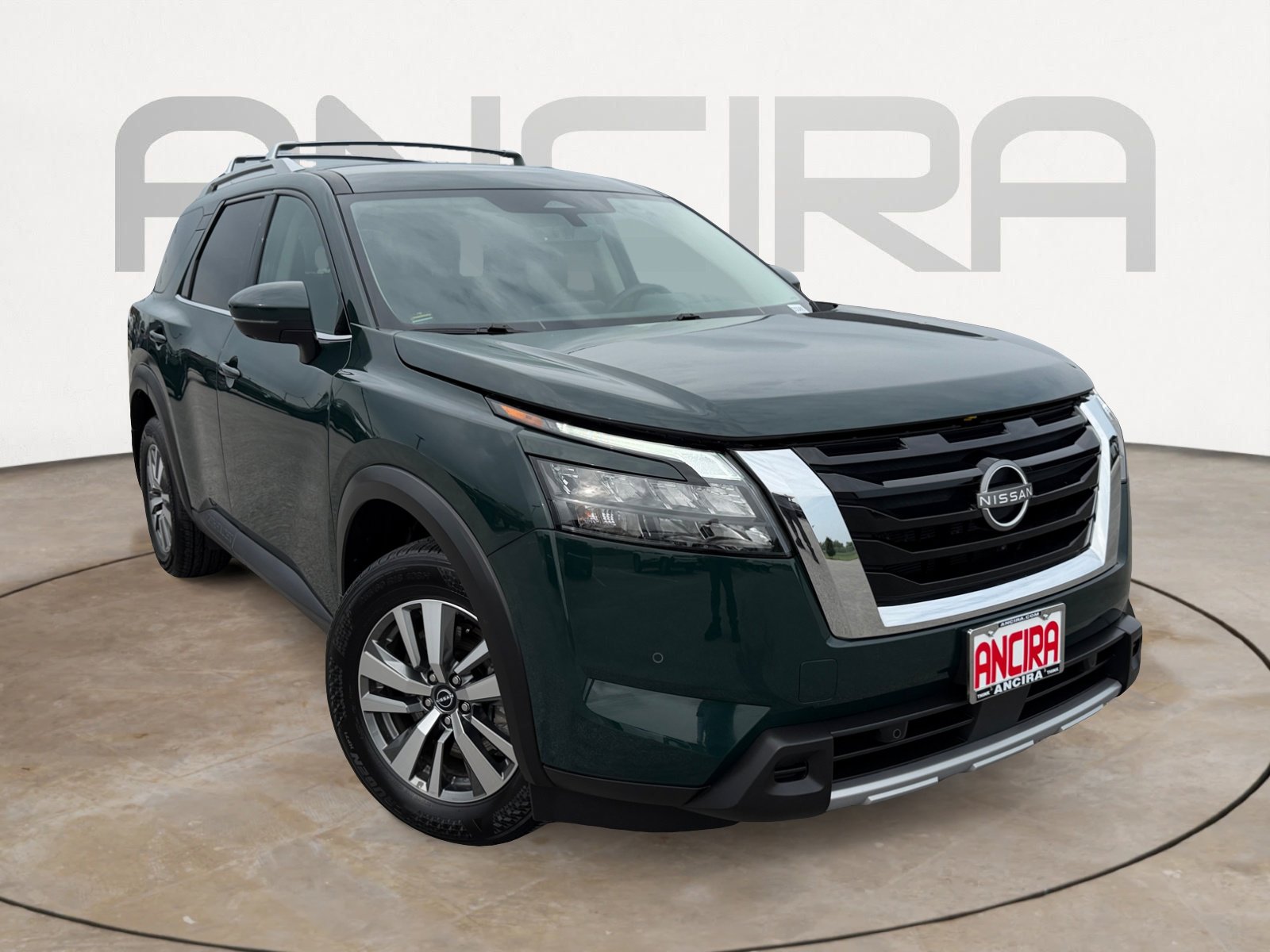 Used 2025 Nissan Pathfinder SL AWD/4WD image 4