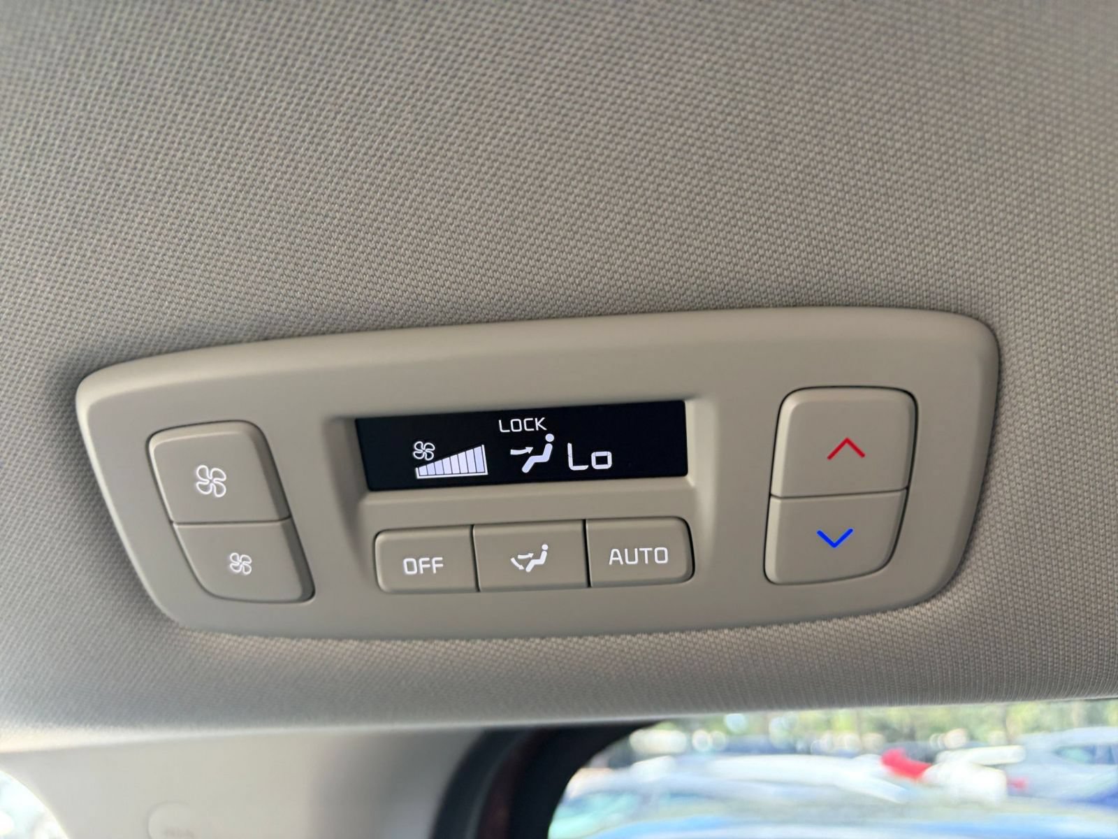 Used 2026 Kia Carnival FWD image 25