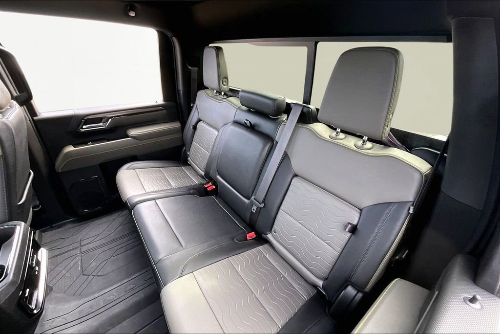 Used 2024 Chevrolet Silverado 2500 ZR2 w/ Technology Package image 27