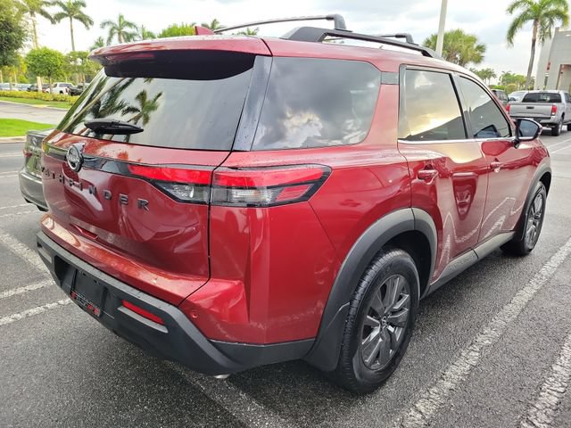 Used 2022 Nissan Pathfinder SV w/ SV Black Package FWD image 4