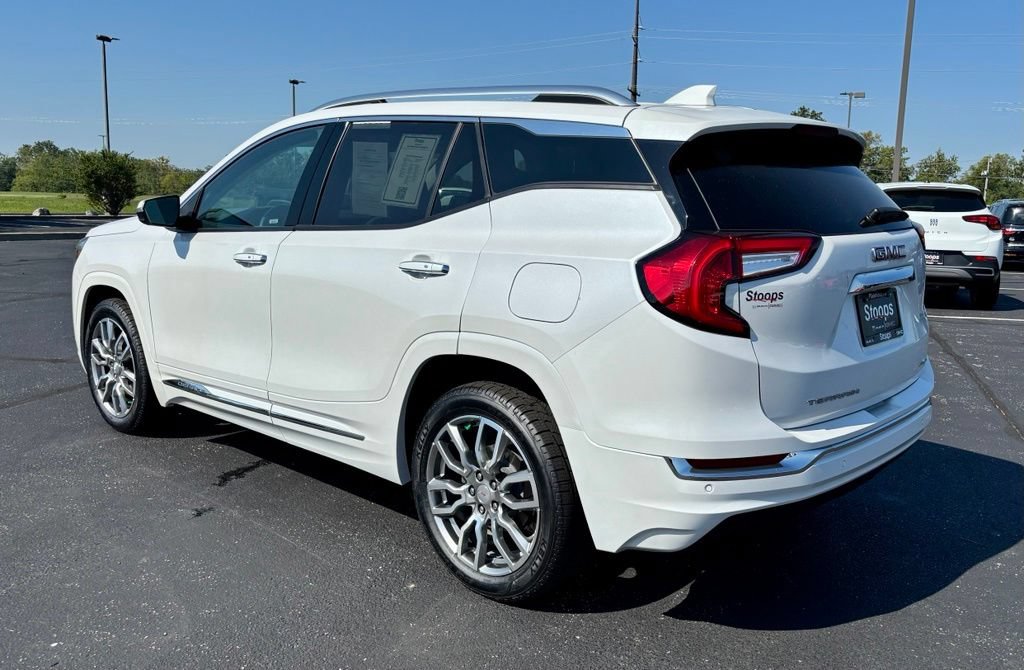 Used 2022 GMC Terrain Denali w/ Denali Premium Package AWD/4WD image 5