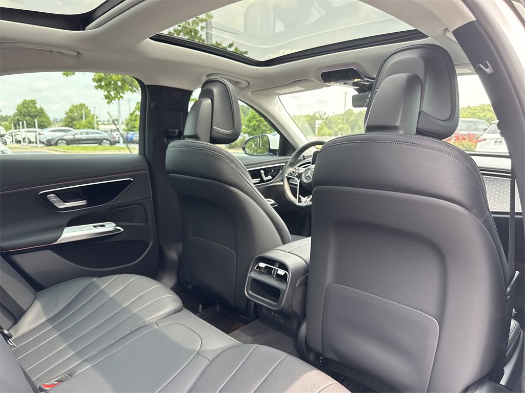 Used 2025 Mercedes-Benz E 350 4MATIC Sedan image 18