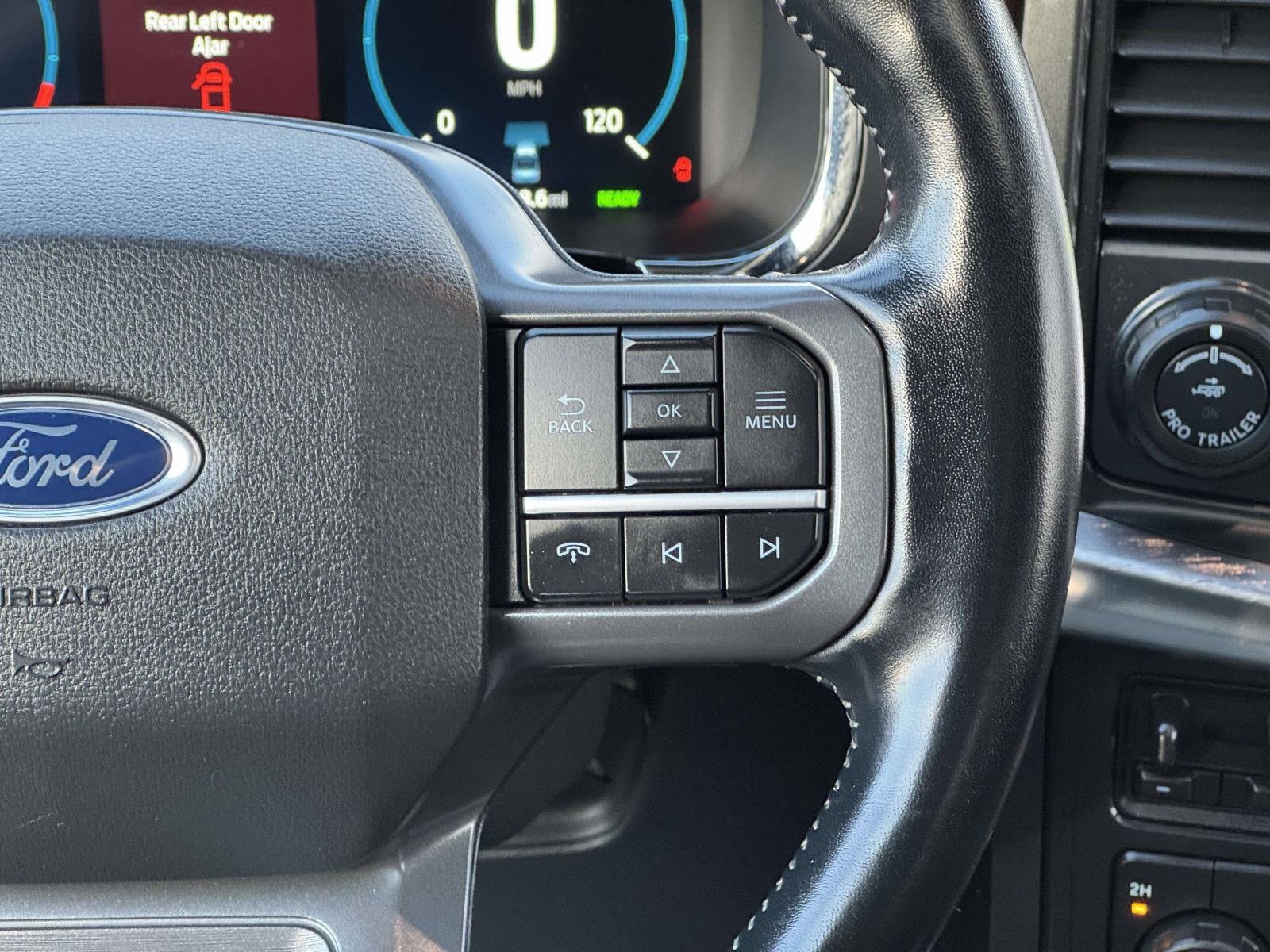 Used 2022 Ford F150 Lariat w/ Max Trailer Tow Package image 19