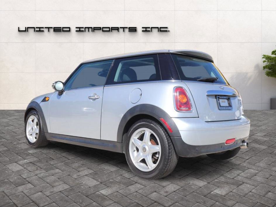 Used 2010 MINI Cooper Hardtop image 3