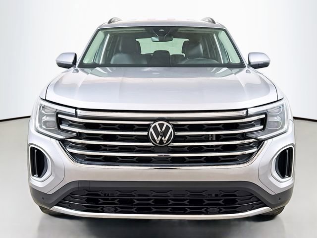 Used 2025 Volkswagen Atlas SE image 2