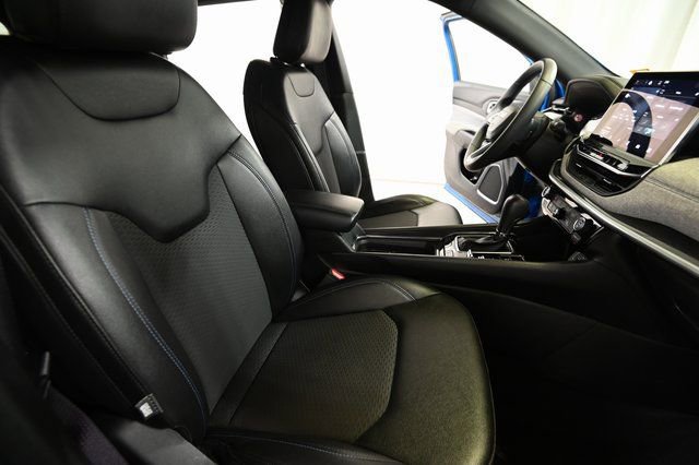 Used 2024 Jeep Compass Latitude image 25