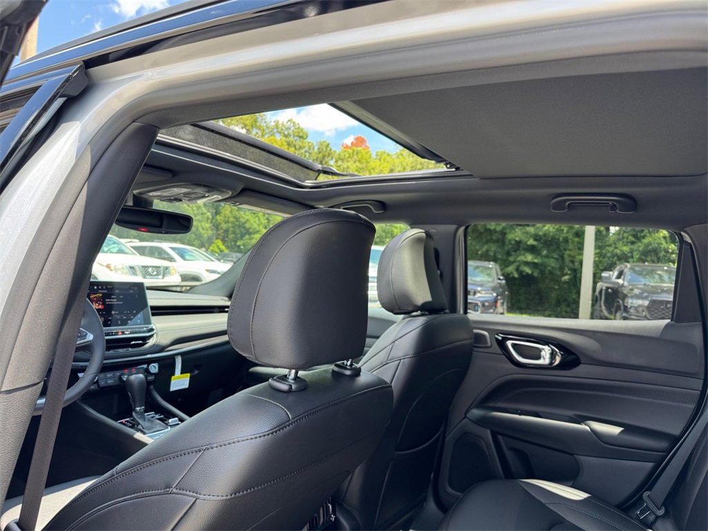 New 2025 Jeep Compass Limited w/ Sun & Sound Group image 18