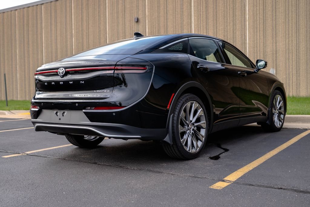 Used 2026 Toyota Crown Limited w/ Advanced Technology Package image 9