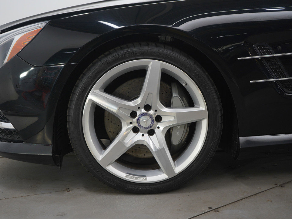 Used 2013 Mercedes-Benz SL 550 image 23