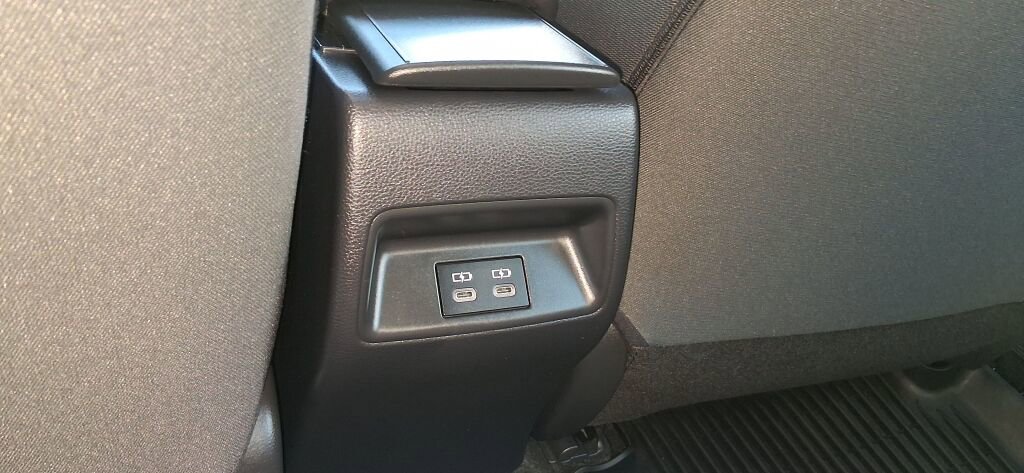 Used 2024 Toyota Corolla SE w/ SE Package image 23