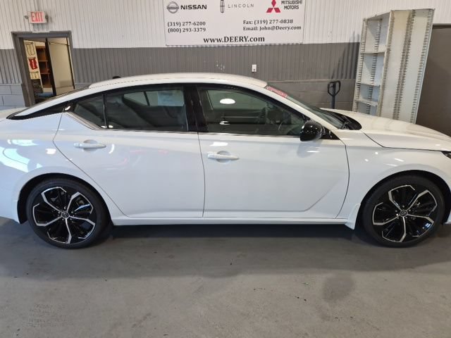 New 2026 Nissan Altima 2.5 SR FWD image 2