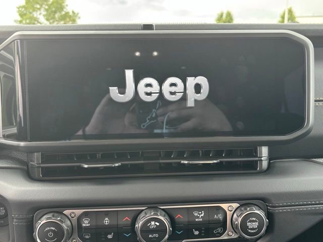 New 2025 Jeep Wrangler Sahara image 12