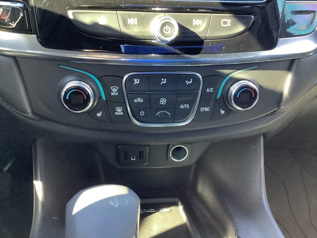 Used 2023 Chevrolet Traverse LT w/ LPO, Floor Liner Package image 24