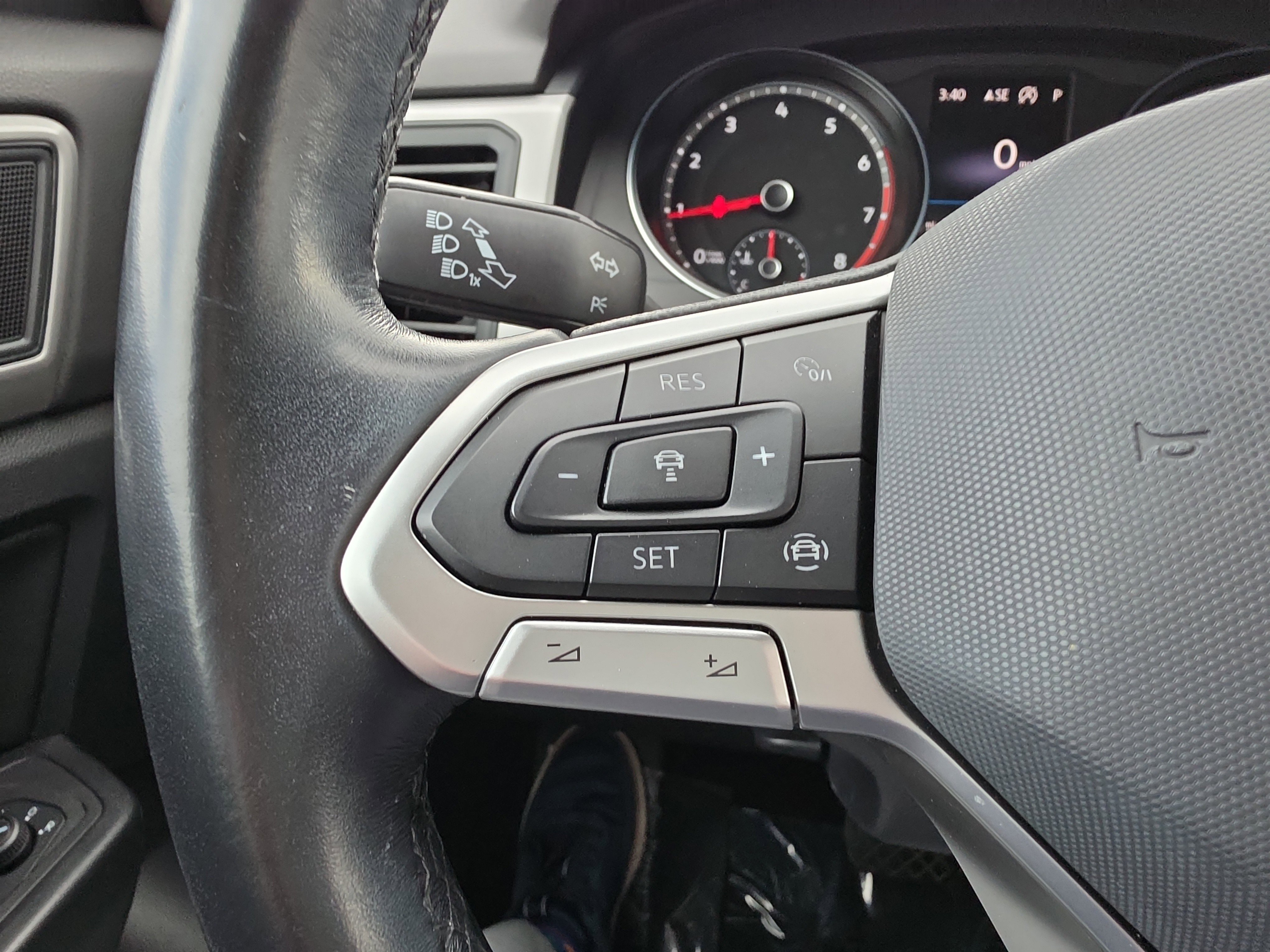 Used 2021 Volkswagen Atlas SE image 15