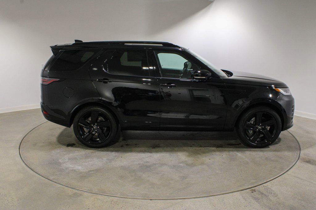 New 2026 Land Rover Discovery Dynamic SE image 6