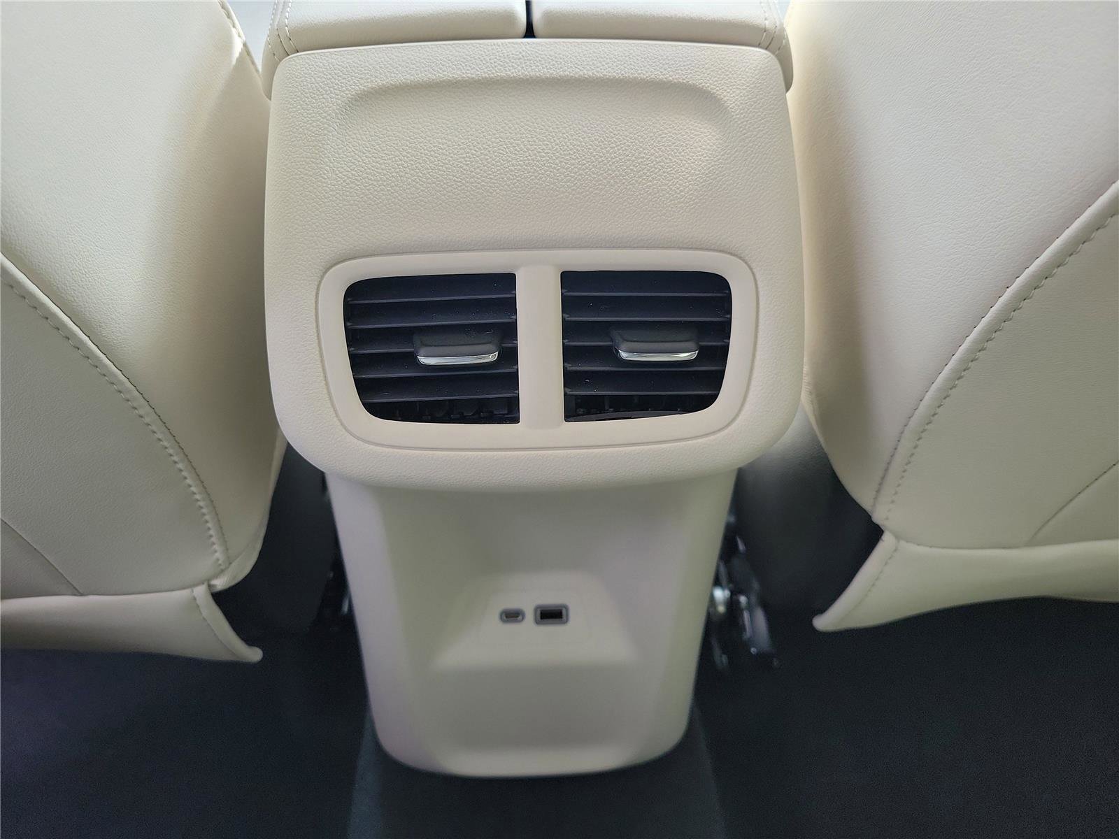 Used 2023 Buick Envision Preferred image 11