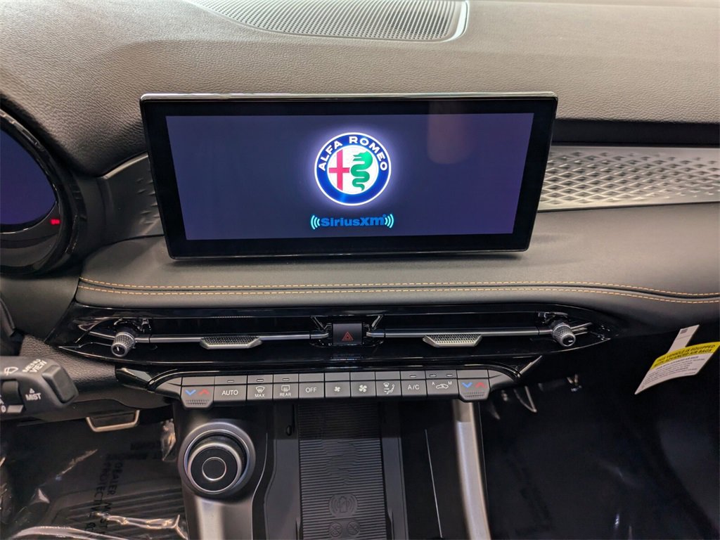 New 2025 Alfa Romeo Tonale image 18