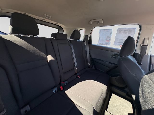 Used 2023 Nissan Rogue S AWD/4WD image 29