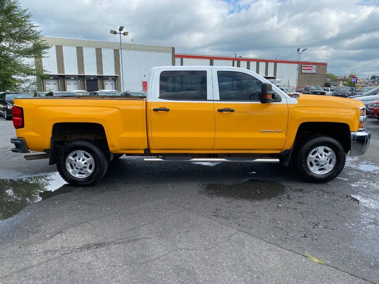Used 2017 Chevrolet Silverado 2500 LT AWD/4WD image 4