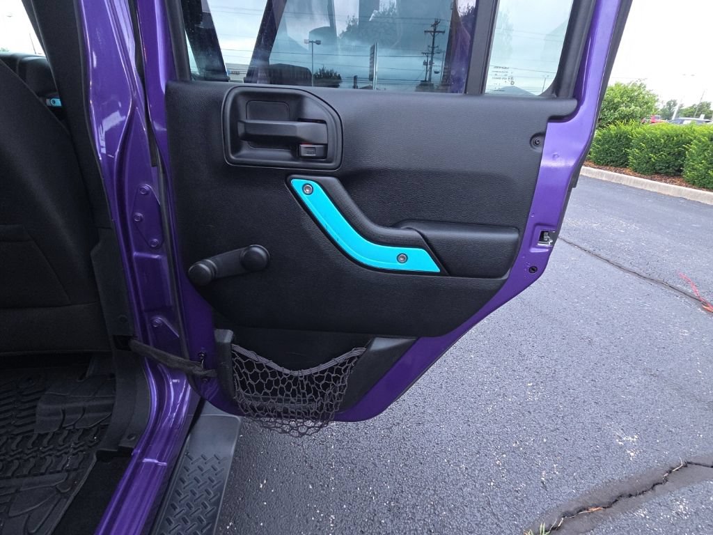 Used 2018 Jeep Wrangler Unlimited Sport w/ Connectivity Group AWD/4WD image 24