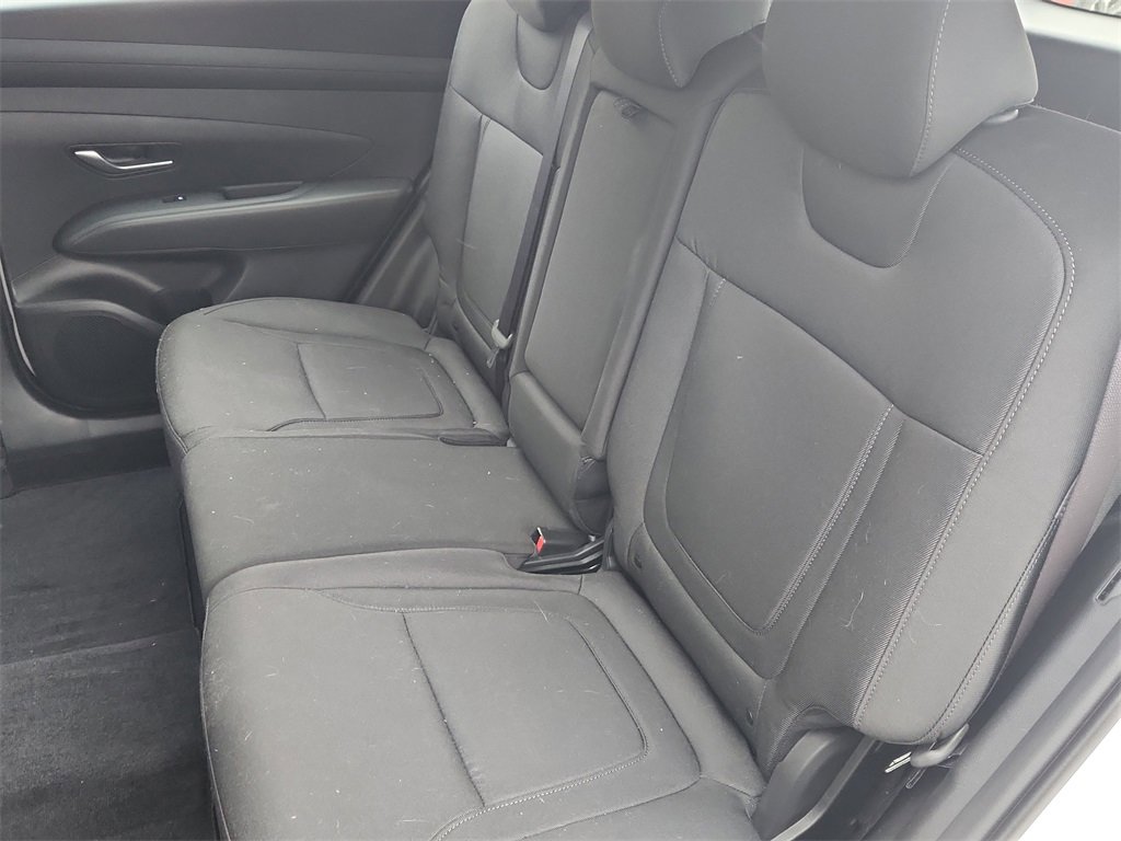 Certified 2025 Hyundai Tucson SE image 13
