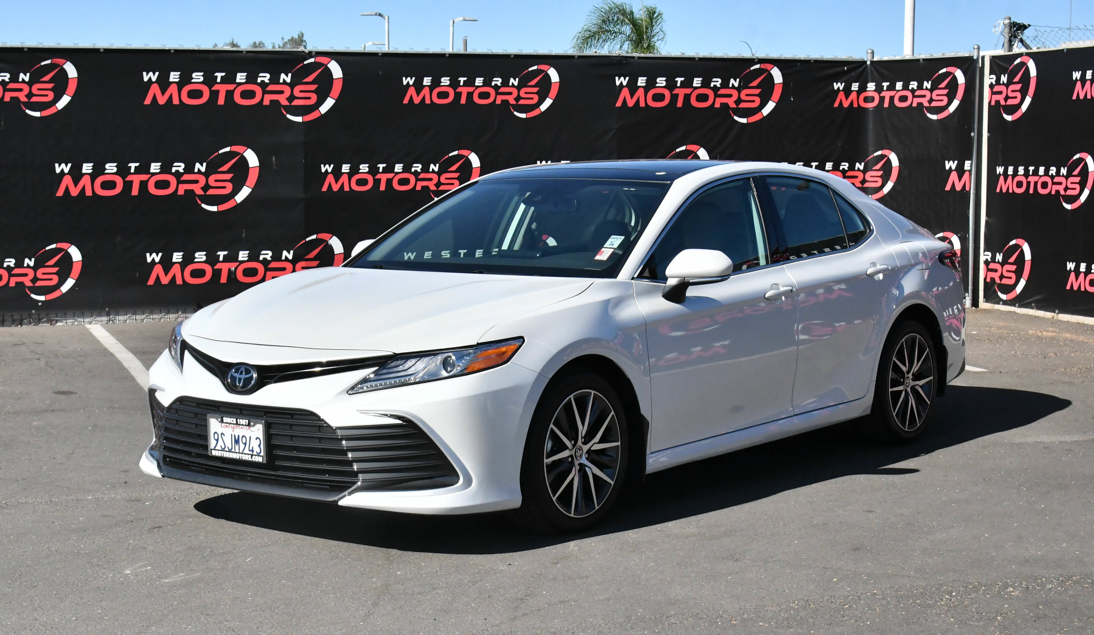 Used 2024 Toyota Camry XLE w/ Protection Package (Q2) (TMS) AWD/4WD image 3