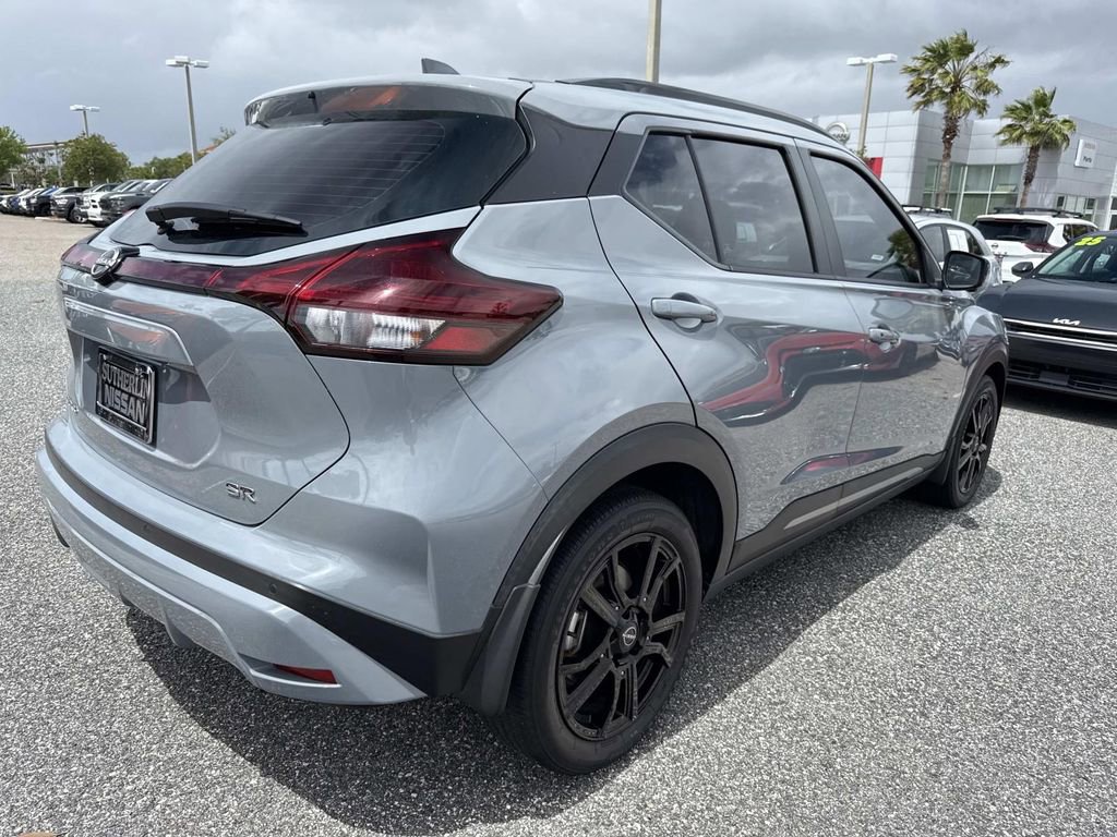 Used 2023 Nissan Kicks SR w/ SR Premium Package FWD image 4