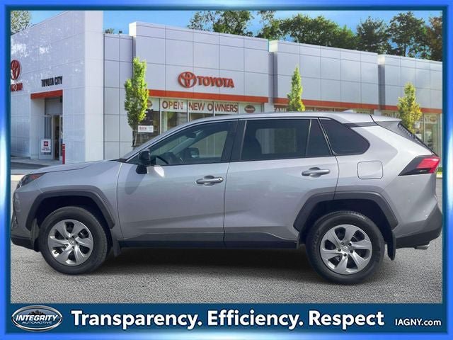 Used 2022 Toyota RAV4 LE AWD/4WD image 7
