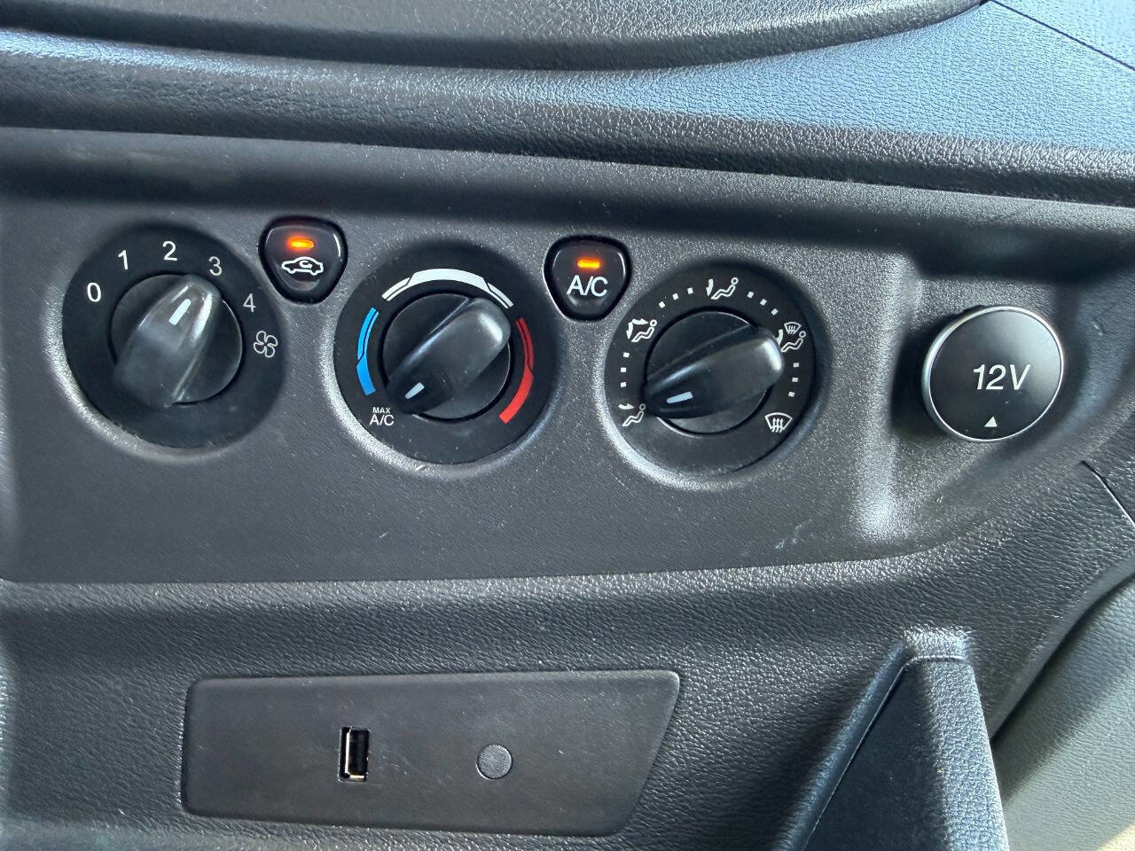 Used 2019 Ford Transit 350 XLT RWD image 40