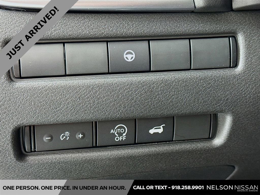 Certified 2025 Nissan Rogue SV image 10