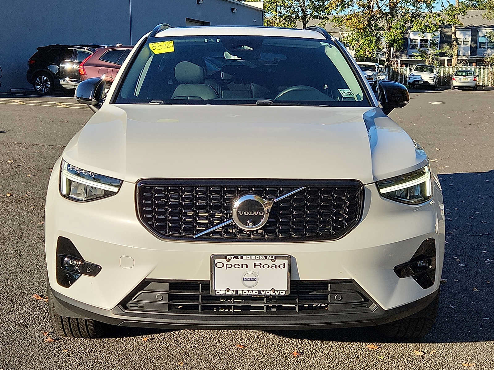 Certified 2024 Volvo XC40 B5 Plus w/ Protection Package Premier AWD/4WD image 2