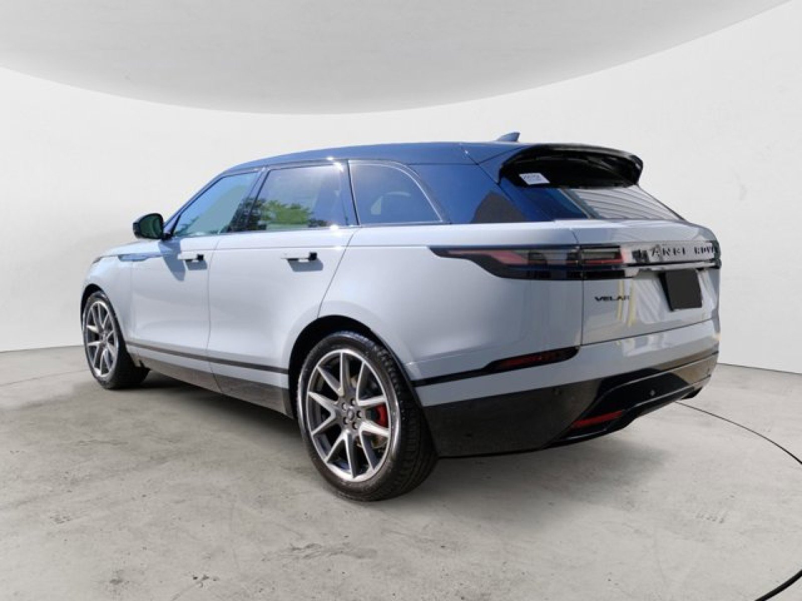New 2025 Land Rover Range Rover Velar Dynamic SE image 3