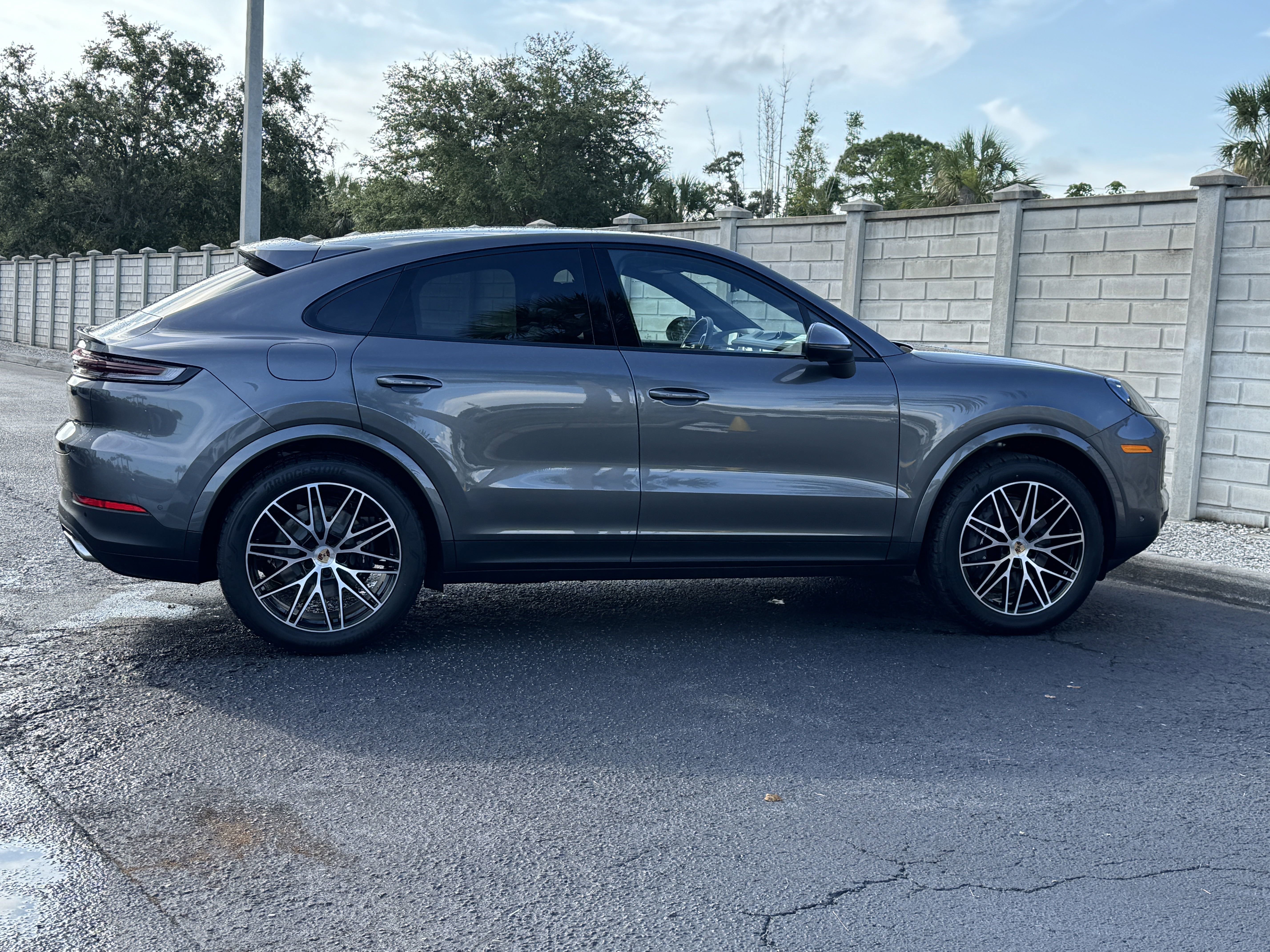 New 2025 Porsche Cayenne Coupe image 7