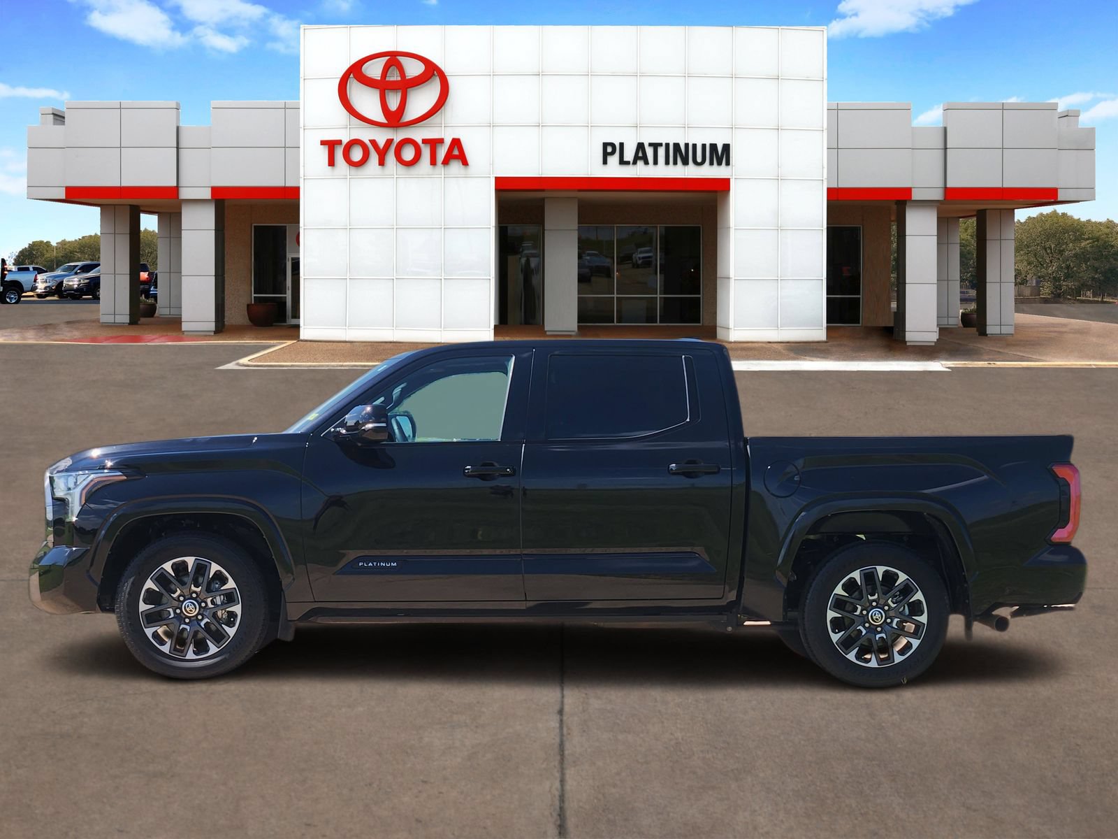 Used 2022 Toyota Tundra Platinum RWD image 3