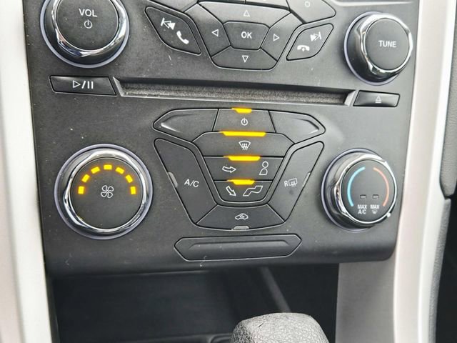 Used 2015 Ford Fusion SE image 23