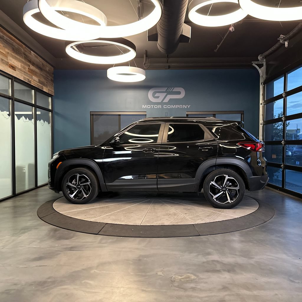 Used 2021 Chevrolet TrailBlazer RS w/ Sun and Liftgate Package FWD image 6