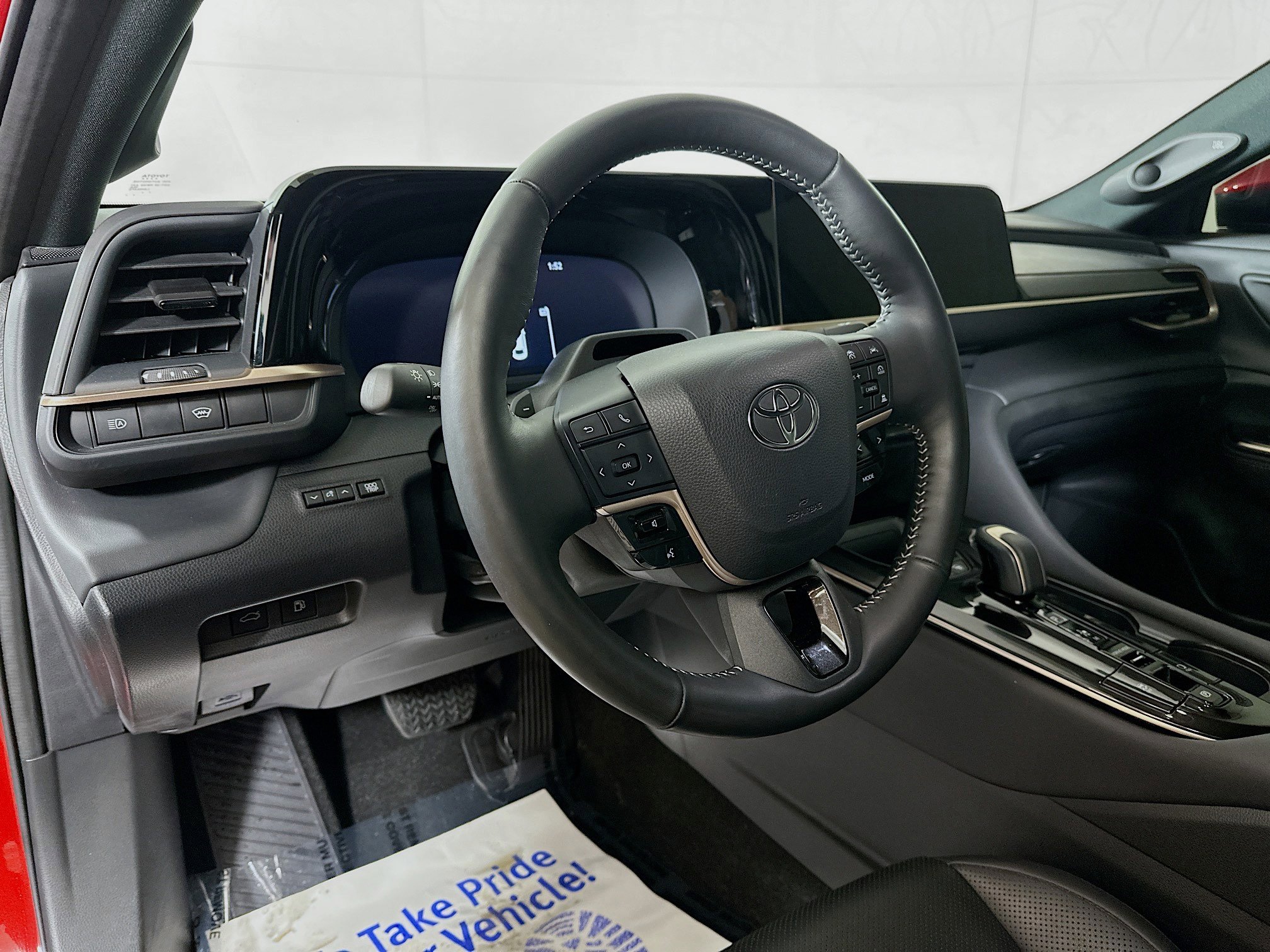 Used 2024 Toyota Crown Platinum image 9