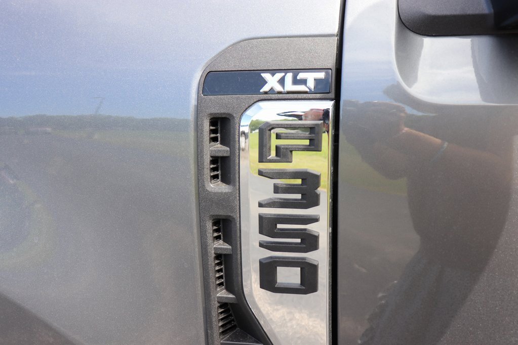 New 2026 Ford F350 4x4 Regular Cab DRW Super Duty image 8