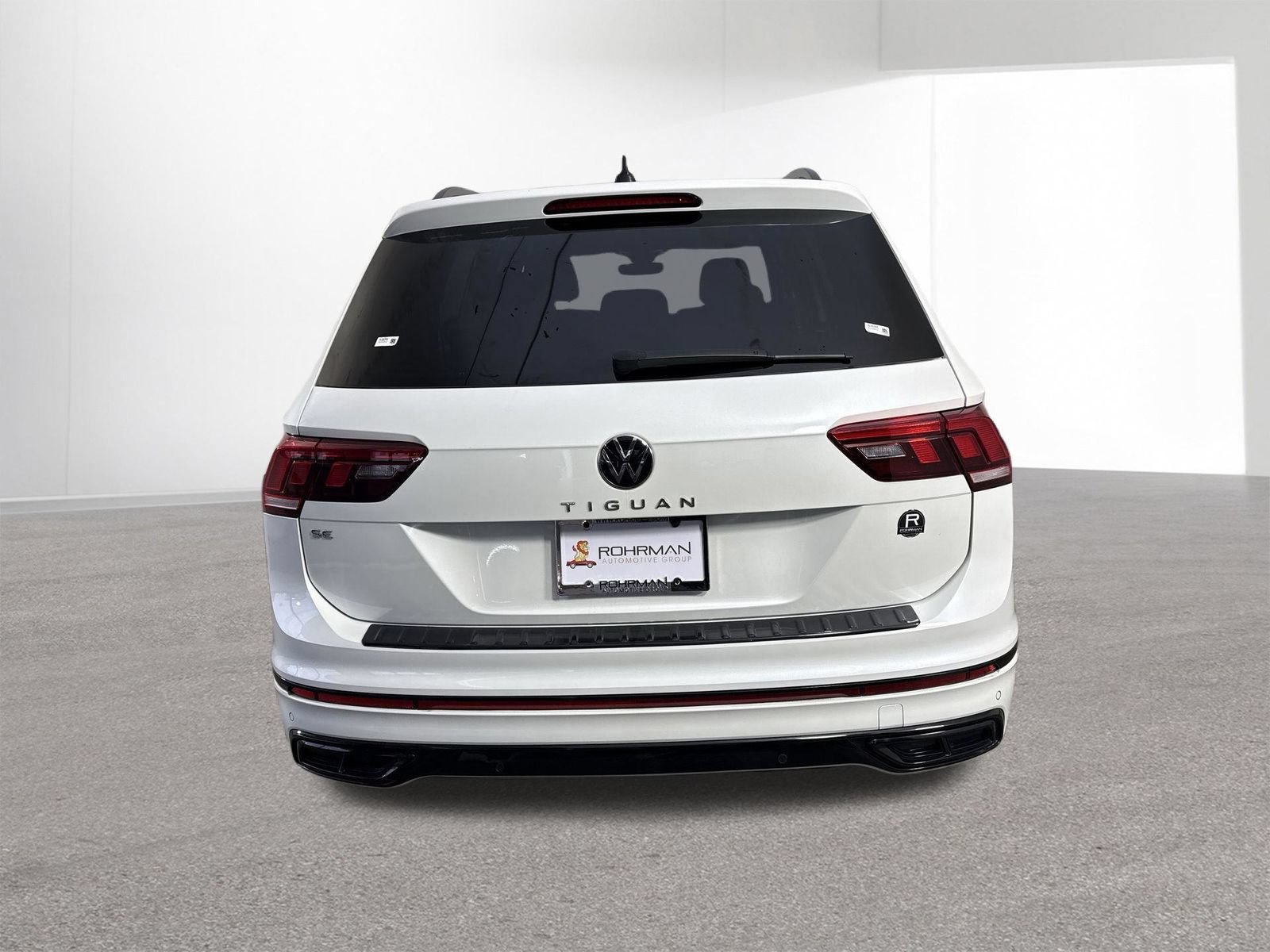 Used 2023 Volkswagen Tiguan SE R-Line FWD image 34