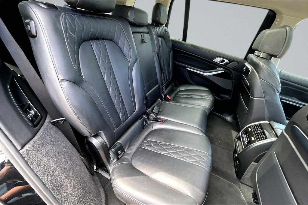 Used 2023 BMW X7 xDrive40i AWD/4WD image 25