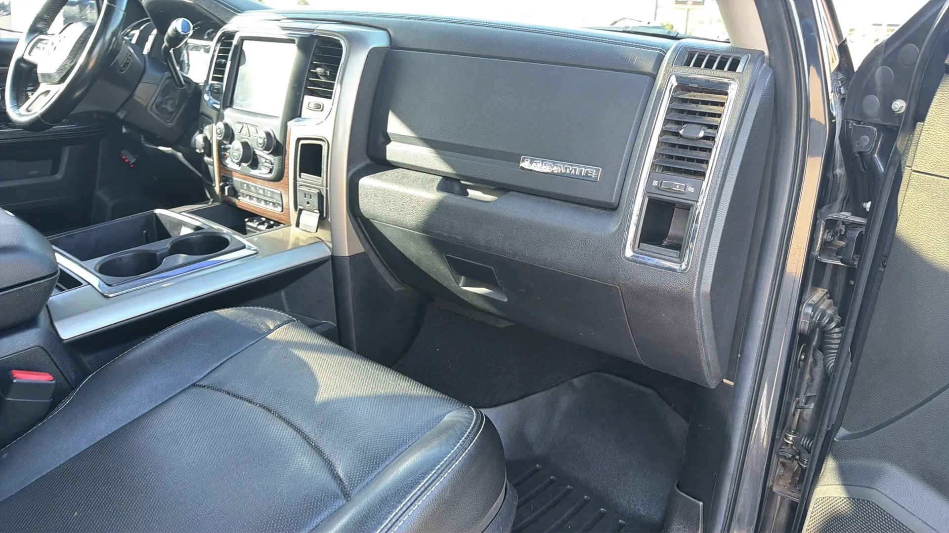 Used 2013 RAM 3500 Laramie AWD/4WD image 76