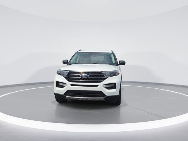 Used 2020 Ford Explorer XLT w/ Equipment Group 202A AWD/4WD image 3