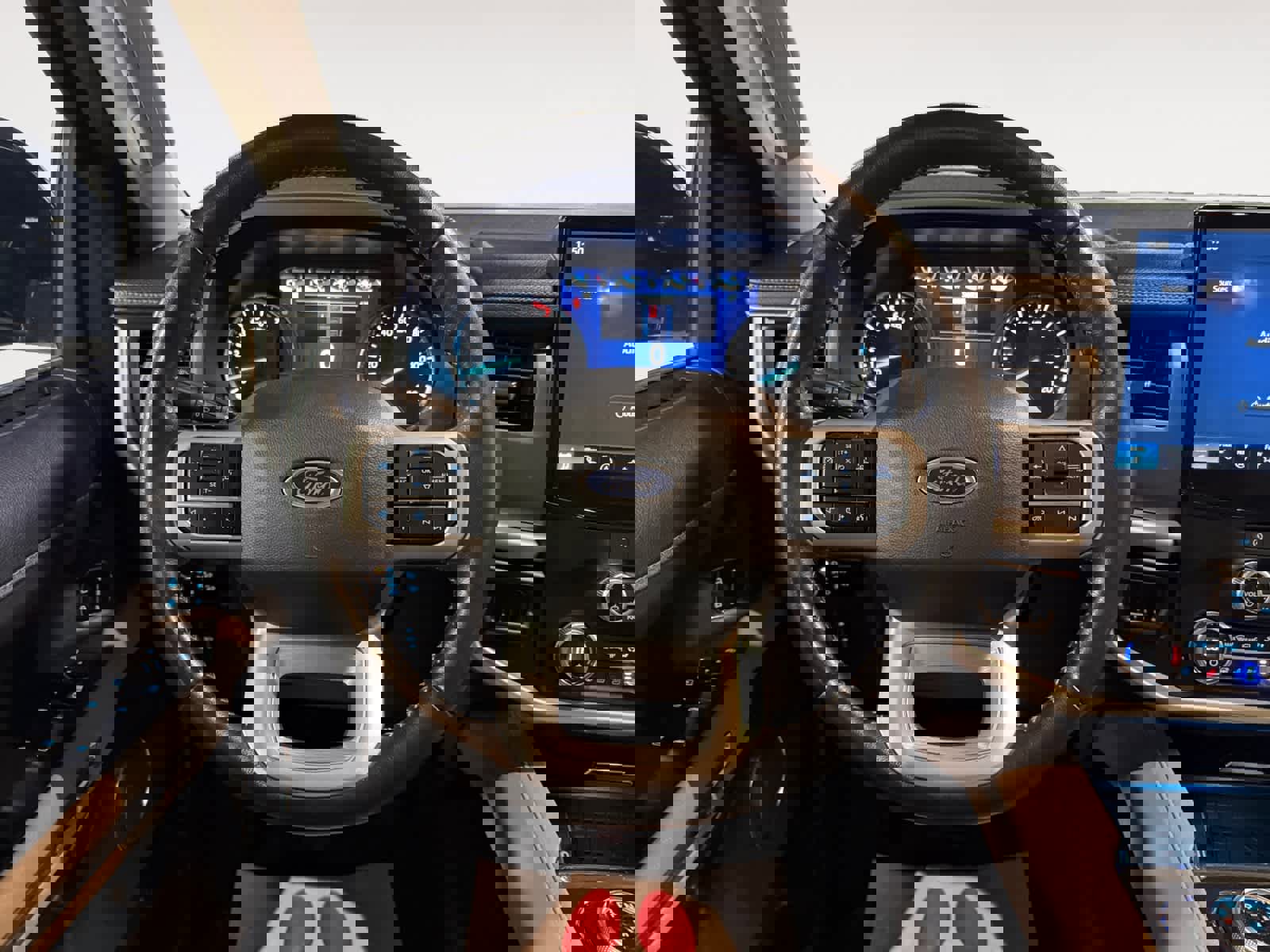 Used 2024 Ford Expedition XLT image 16