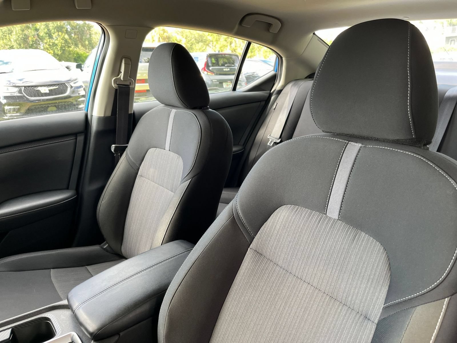 Used 2025 Nissan Sentra SV FWD image 35