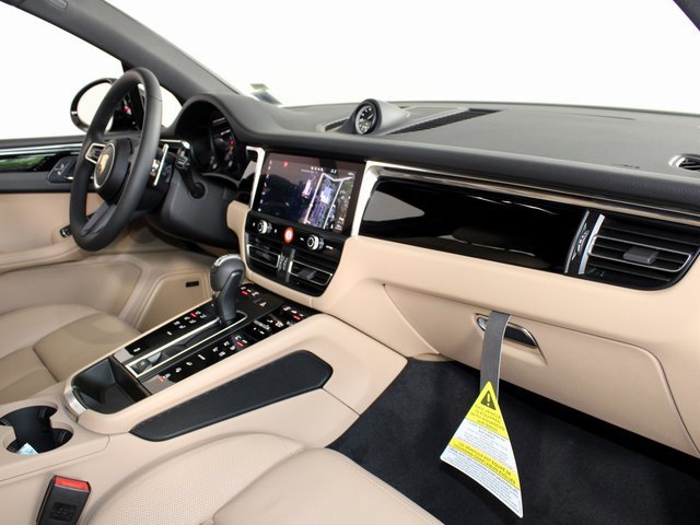 New 2025 Porsche Macan image 26