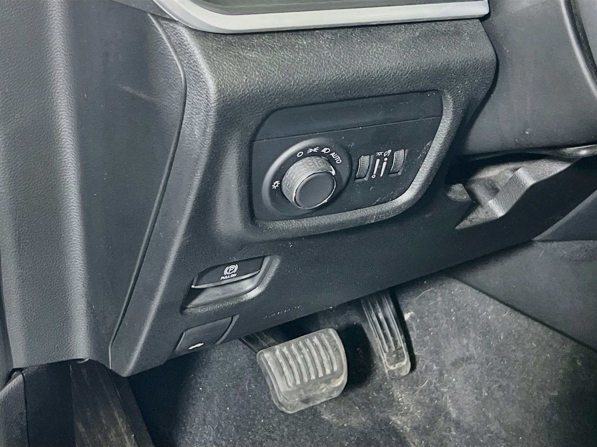 Used 2023 Jeep Grand Cherokee L Laredo w/ Luxury Tech Group I AWD/4WD image 10